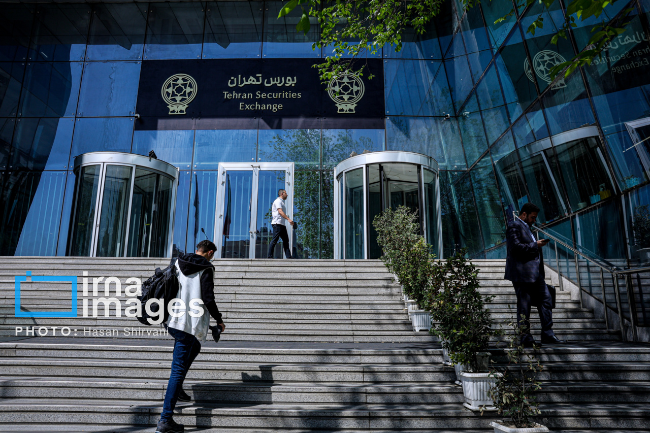 پایان منفی بورس پس از یک هفته شوک خودروسازان به سهامداران
