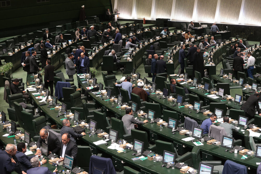موافقت مجلس با دوفوریت لایحه ای در خصوص تنفیذ الزامات قانونی در بودجه سنواتی